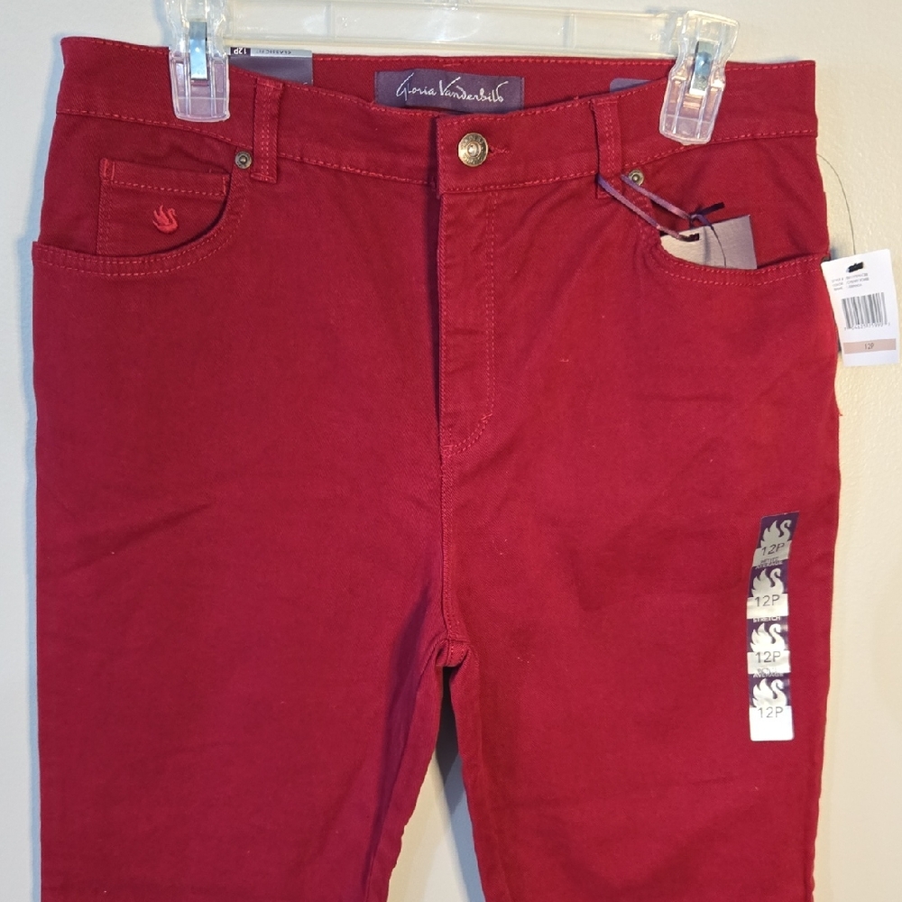 Gloria Vanderbilt 12 Petite "Amanda" Burgundy Red Stretch Jeans - NEW